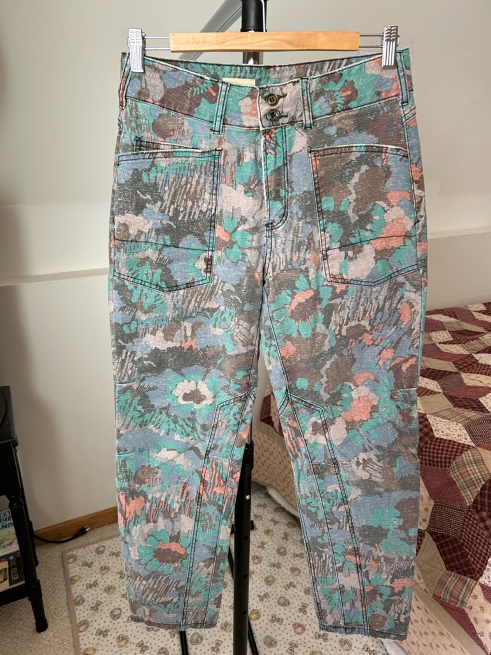 Pilcro Anthropologie The Wanderer Floral Utility Pant 27